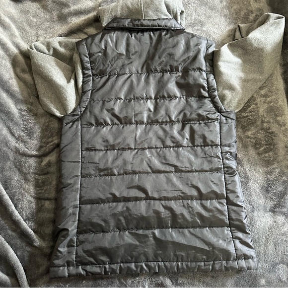 DC puffer vest hoodie - Picture 4 of 4